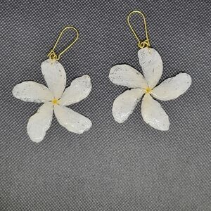 Elegant White Flower Earrings